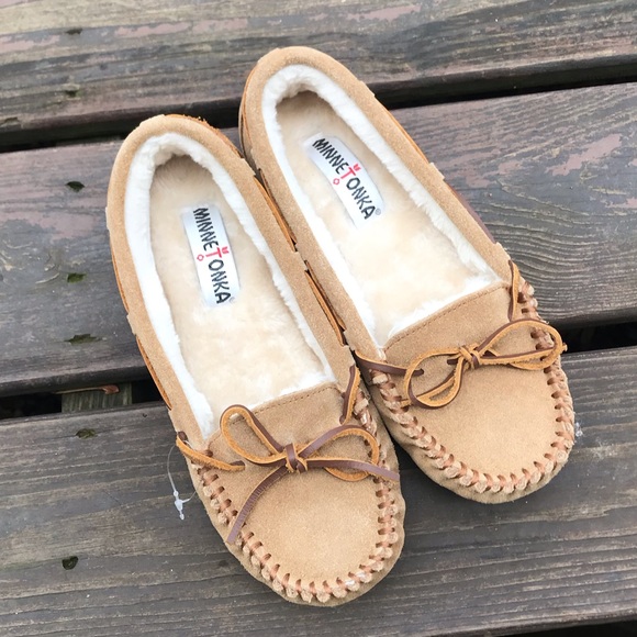 Minnetonka Suede Slippers rubber sole & faux fur 8 - Picture 2 of 8